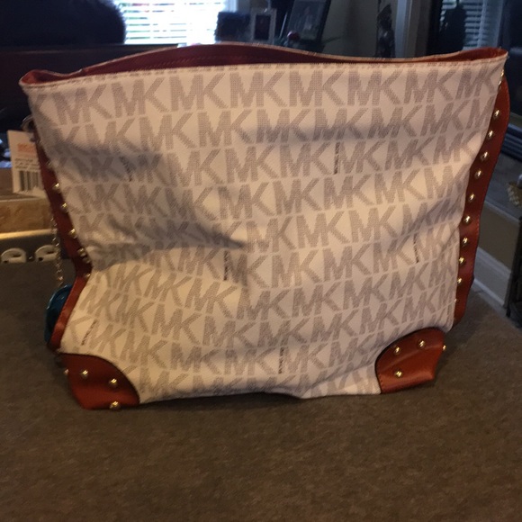 White vanilla Michael Kors purse - Picture 3 of 5